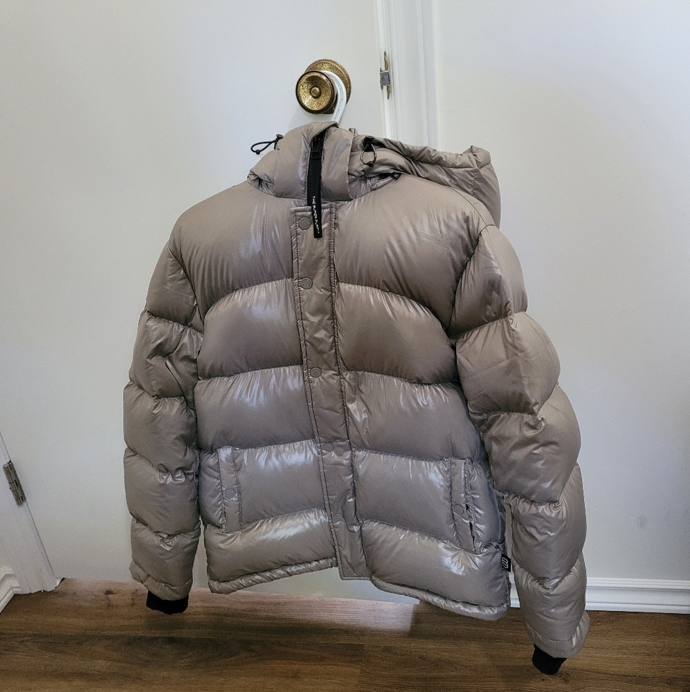 TNA SUPER PUFF WOMENS SMALL HIGHGLOSS CREAM
